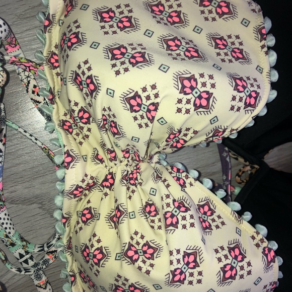 BATHING SUIT TOPS!! - Picture 3 of 8